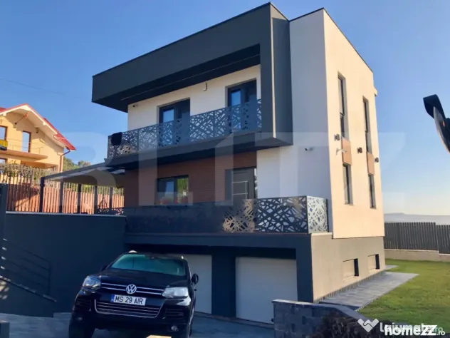 Casa de vanzare, 244 mp, strada Sfantul Stefan