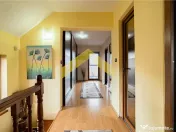 Casa cu etaj de Zimandu Nou 