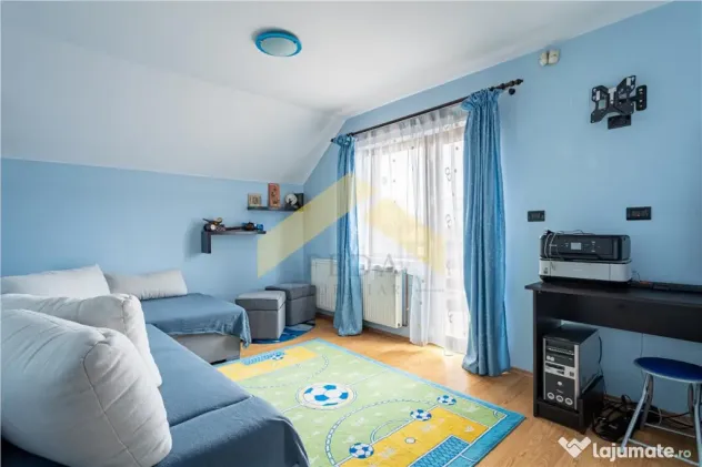 Casa cu etaj de Zimandu Nou