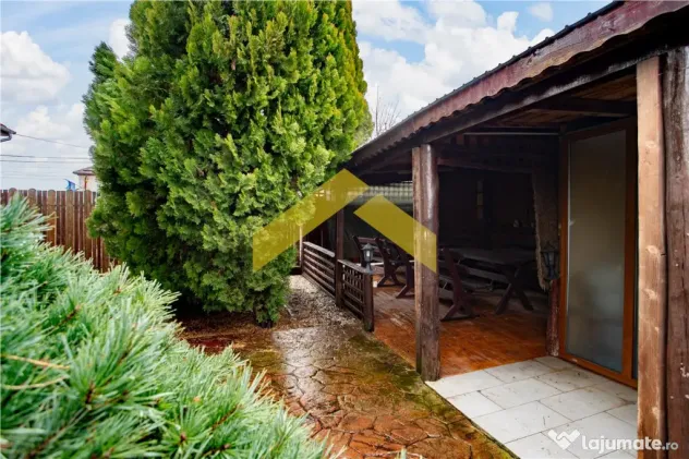 Casa cu etaj de Zimandu Nou