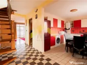 Casa cu etaj de Zimandu Nou 