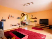 Casa cu etaj de Zimandu Nou 