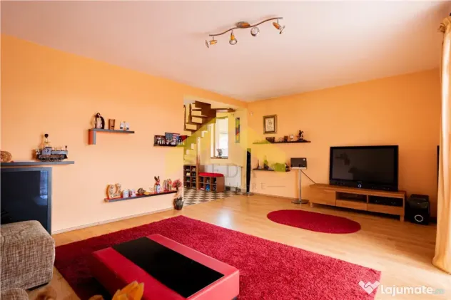 Casa cu etaj de Zimandu Nou