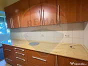 Apartament cu 3 camere la curte comuna, in zona Romanilor 