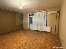 Apartament cu 3 camere la curte comuna, in zona Romanilor