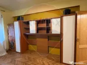 Apartament cu 3 camere la curte comuna, in zona Romanilor 