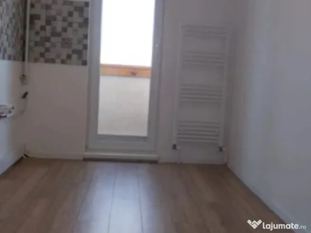 Apartament 2 camere, decomandat - zona Florilor.