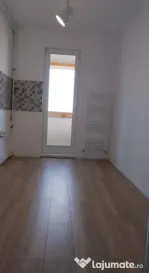 Apartament 2 camere, decomandat - zona Florilor.
