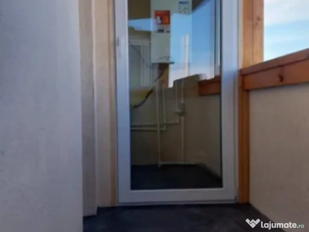 Apartament 2 camere, decomandat - zona Florilor.