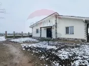 Casă / Vilă cu 4 camere de vânzare 