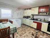 Casă / Vilă cu 4 camere de vânzare 