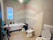 Casă / Vilă cu 4 camere de vânzare 