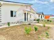 Casă / Vilă cu 4 camere de vânzare 