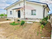 Casă / Vilă cu 4 camere de vânzare 