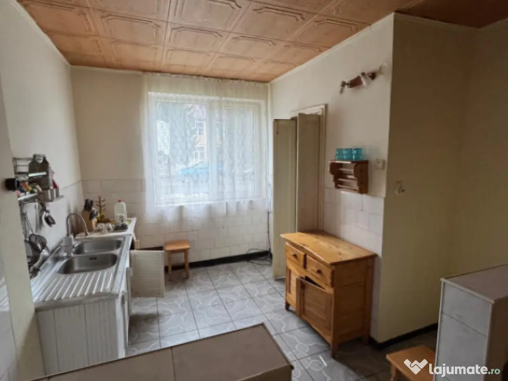 Apartament 2 camere, 52 mp, zona Ferneziu – Scoala Sadovea