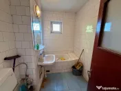 Apartament 3 camere,str.Pacii,etaj 1 