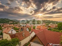 Casă cu priveliște panoramică în inima zonei Șchei –