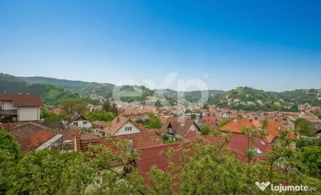 Casă cu priveliște panoramică în inima zonei Șchei –