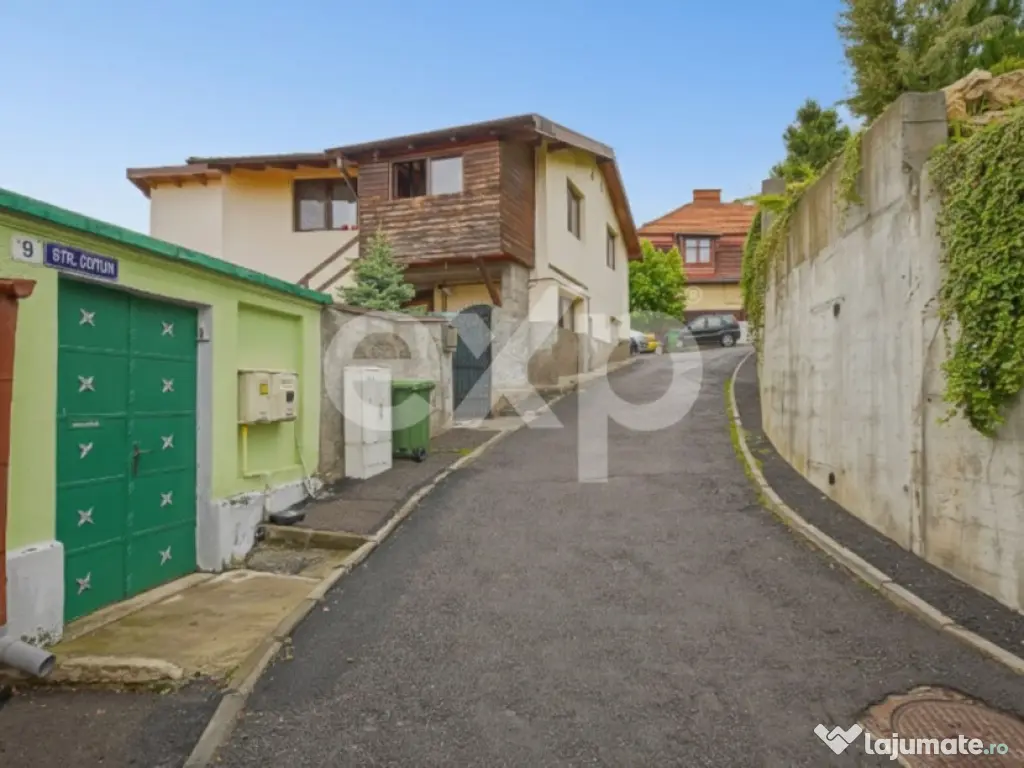 Casă cu priveliște panoramică în inima zonei Șchei –