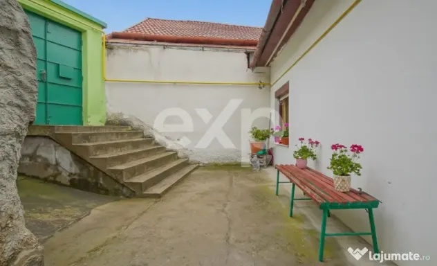 Casă cu priveliște panoramică în inima zonei Șchei –