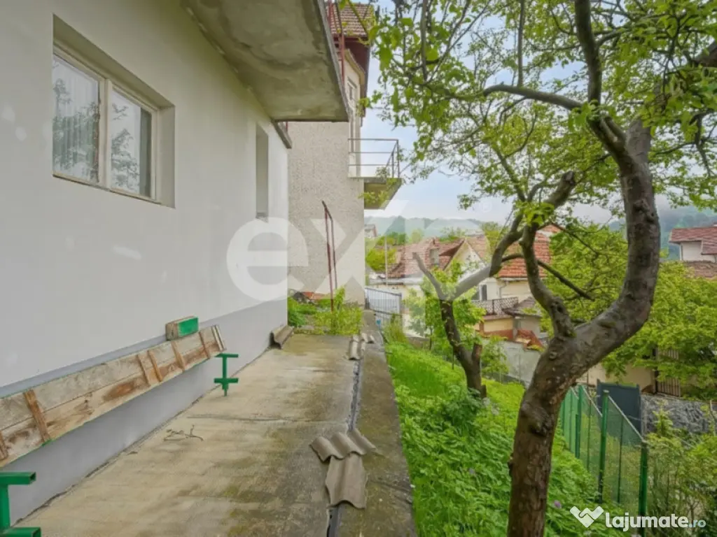 Casă cu priveliște panoramică în inima zonei Șchei –