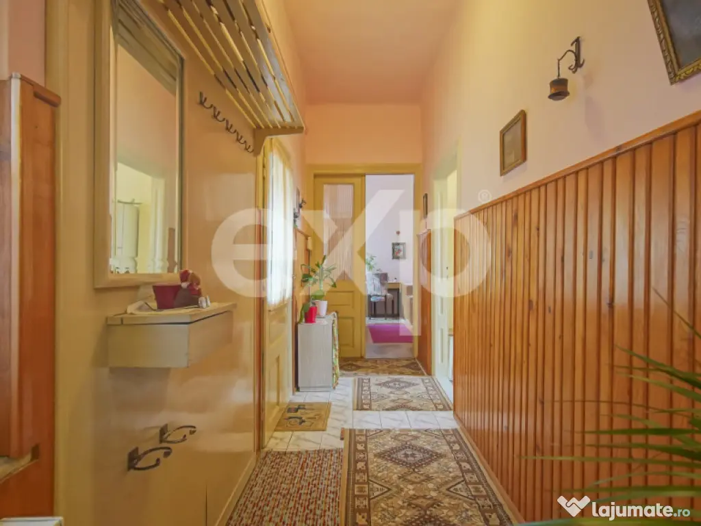 Casă cu priveliște panoramică în inima zonei Șchei –