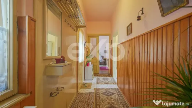 Casă cu priveliște panoramică în inima zonei Șchei –