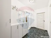 Apartament cu 3 camere si loc de parcare in zona Sebastia... 