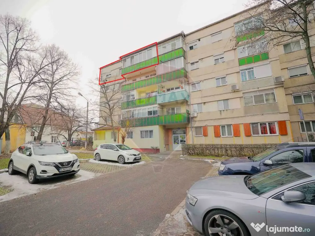 Apartament cu 4 camere, de vânzare în zona Rogerius