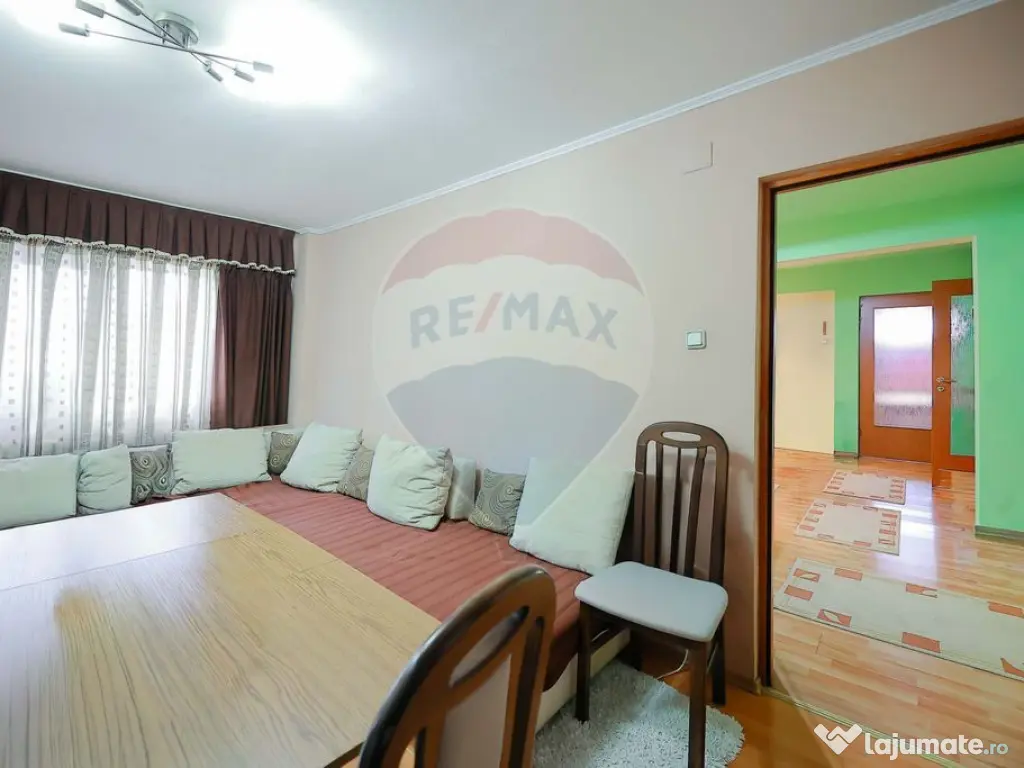 Apartament cu 4 camere, de vânzare în zona Rogerius