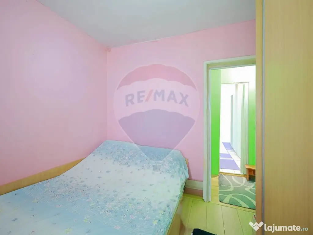 Apartament cu 4 camere, de vânzare în zona Rogerius