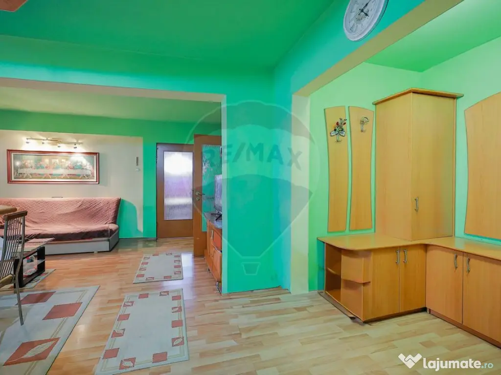 Apartament cu 4 camere, de vânzare în zona Rogerius