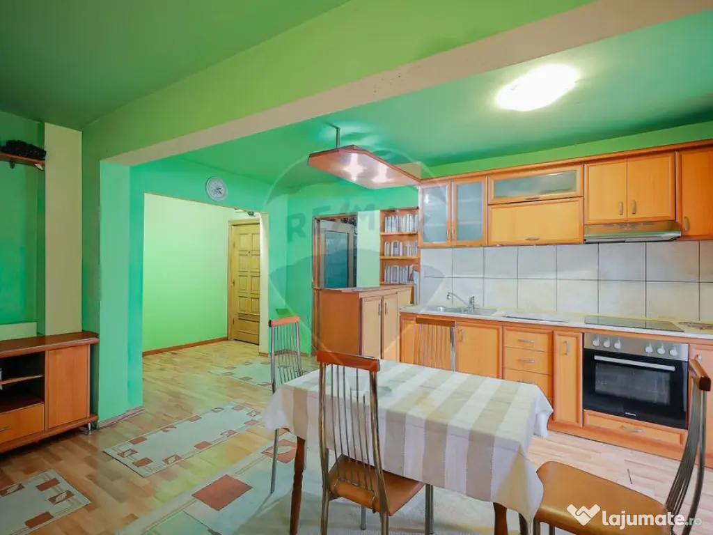 Apartament cu 4 camere, de vânzare în zona Rogerius