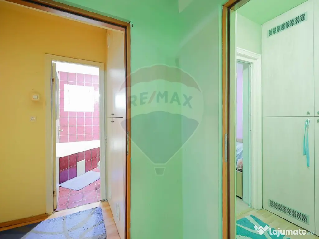 Apartament cu 4 camere, de vânzare în zona Rogerius