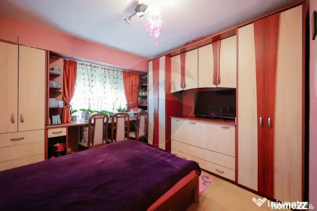 Apartament cu 4 camere, de vânzare în zona Rogerius
