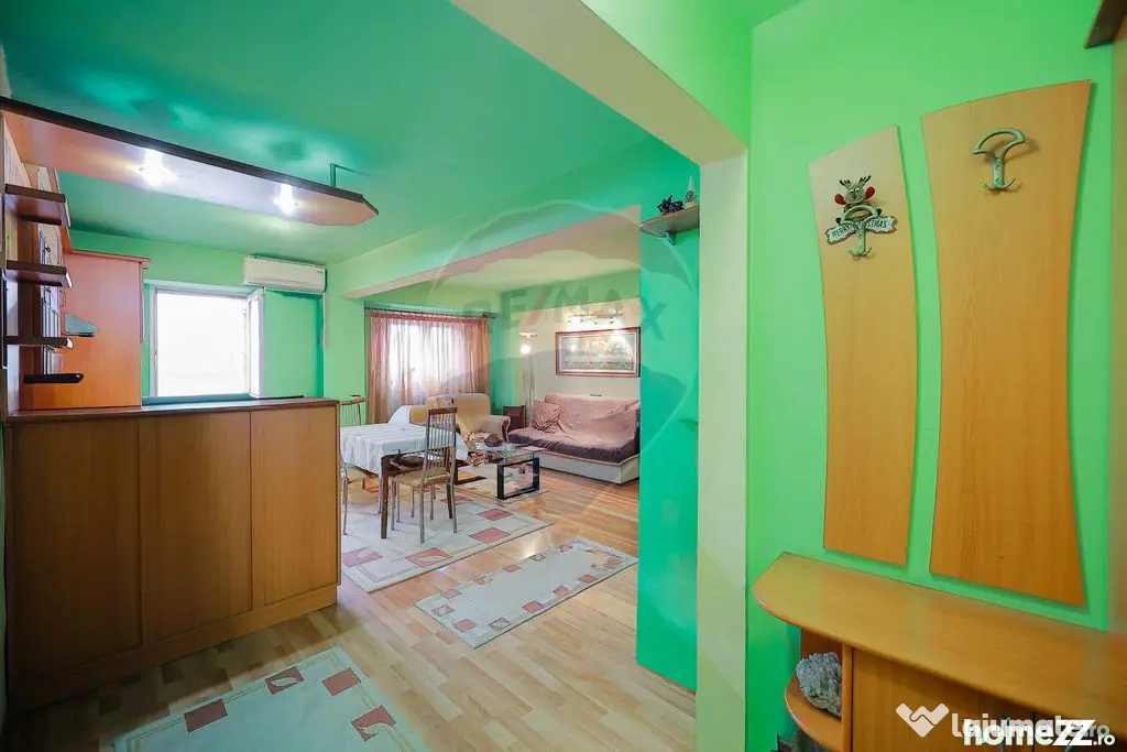 Apartament cu 4 camere, de vânzare în zona Rogerius