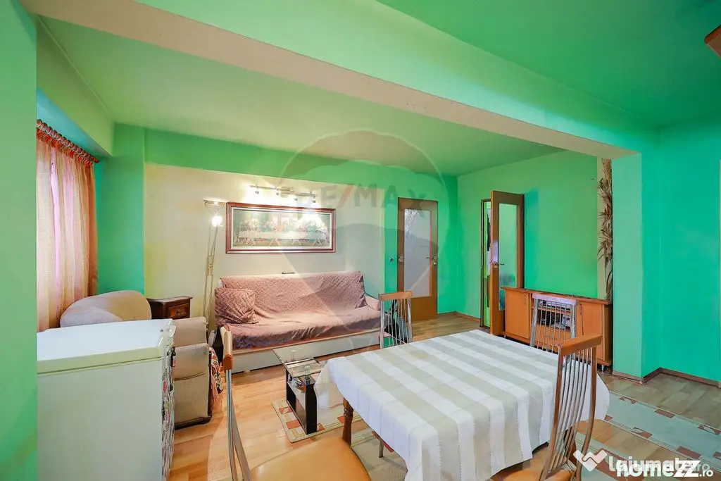 Apartament cu 4 camere, de vânzare în zona Rogerius