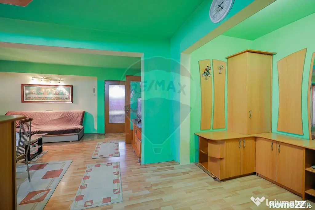 Apartament cu 4 camere, de vânzare în zona Rogerius