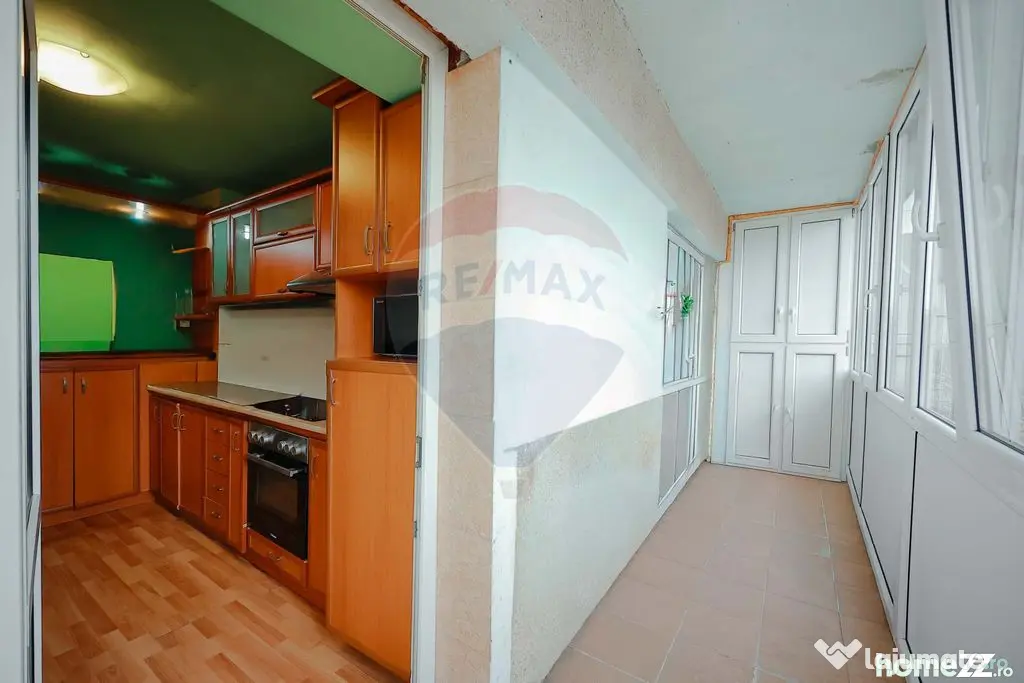 Apartament cu 4 camere, de vânzare în zona Rogerius