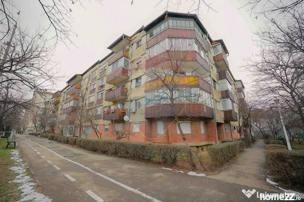 Apartament cu 4 camere, de vânzare în zona Rogerius