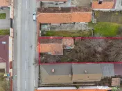 Teren intravilan 500 mp între case , construcție existe... 