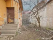 Teren intravilan 500 mp între case , construcție existe... 