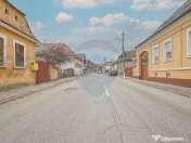 Teren intravilan 500 mp între case , construcție existe... 