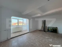 Apartament 3 camere, decomandat - zona Velenta