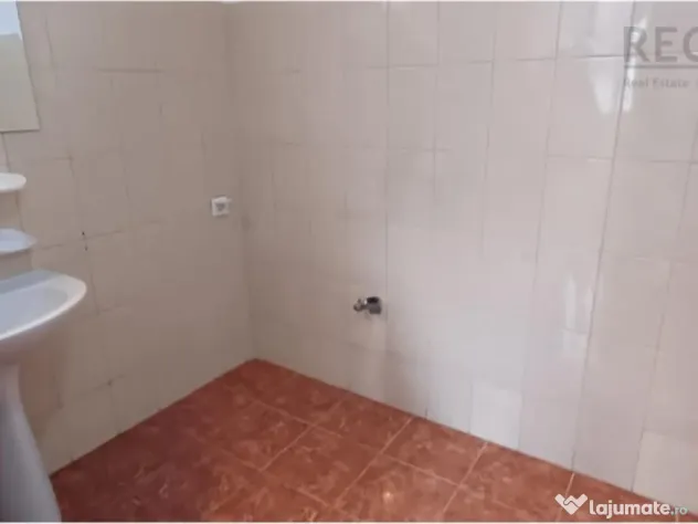 Apartament 2 camere Centrul Civic nemobilat