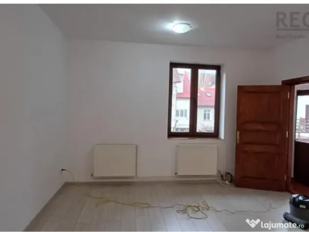 Apartament 2 camere Centrul Civic nemobilat