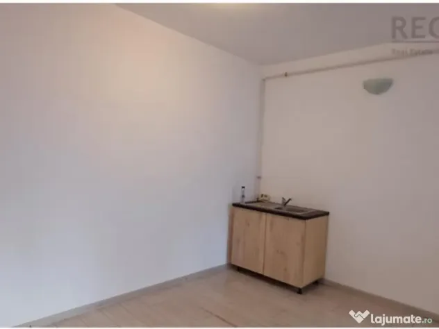 Apartament 2 camere Centrul Civic nemobilat