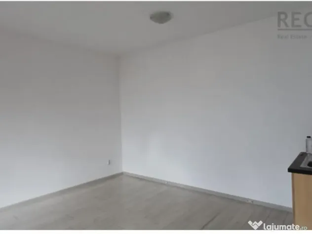 Apartament 2 camere Centrul Civic nemobilat
