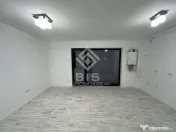 Apartament 3 camere de vanzare. 