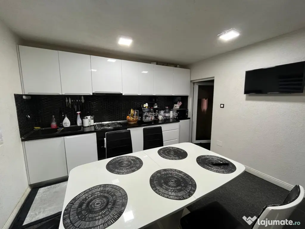 Caransebes, Casa la CHEIE P E, Teren 800 mp, Central